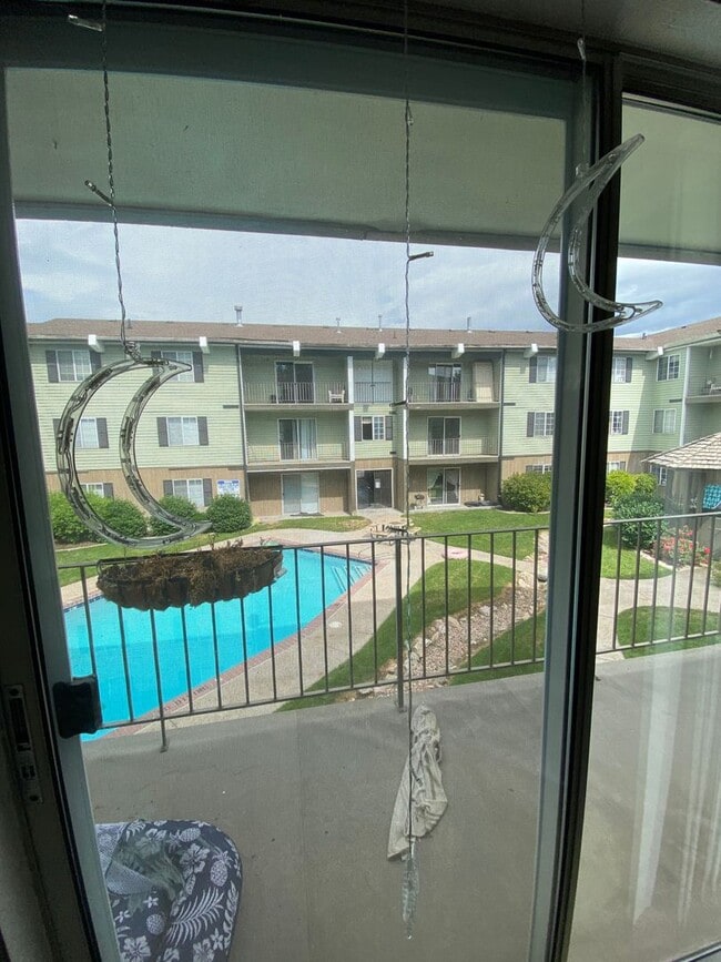 Building Photo - Live at Old Mill apartments!!