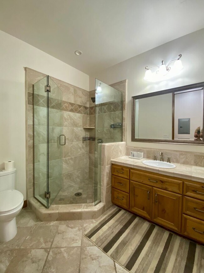 Building Photo - Lower-Level unit with 2 Bedrooms and 2 Bathrooms