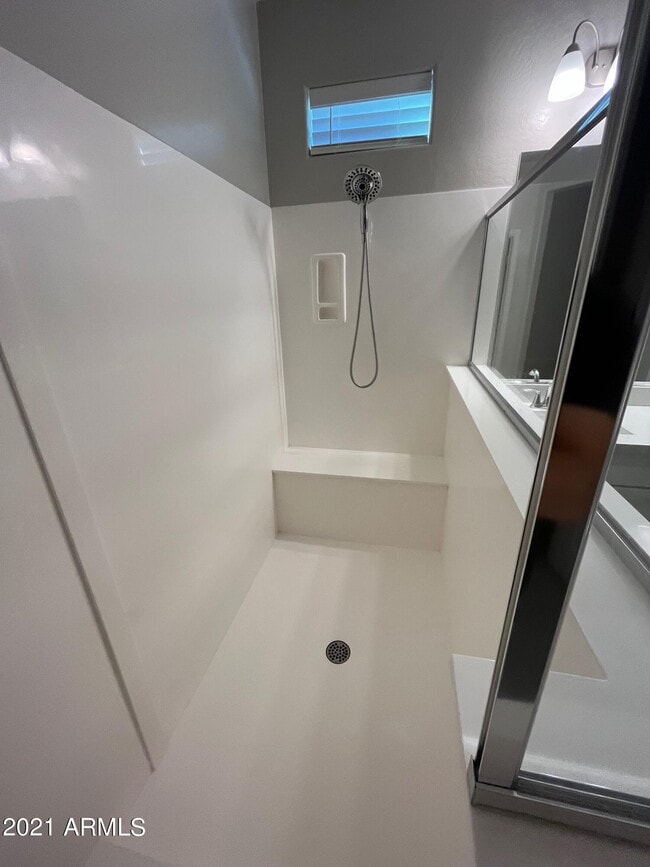 Building Photo - 5410 W Country Garden Ln