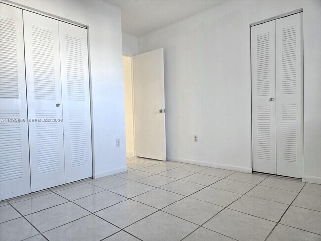 Building Photo - 1100 SW 104th Ct