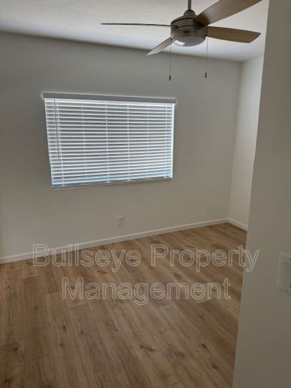 Building Photo - 1302 E Maddock Rd
