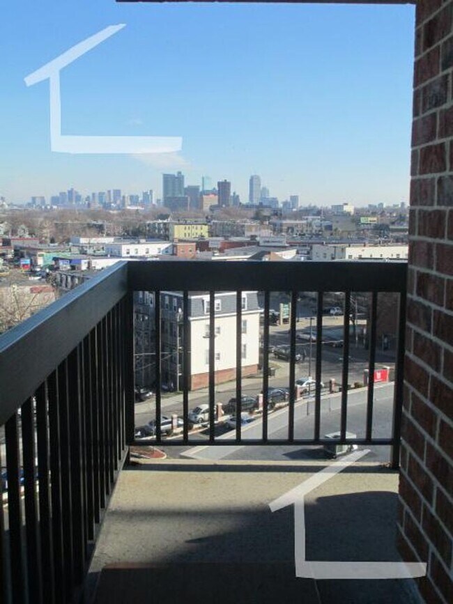 Building Photo - 15 N Beacon St
