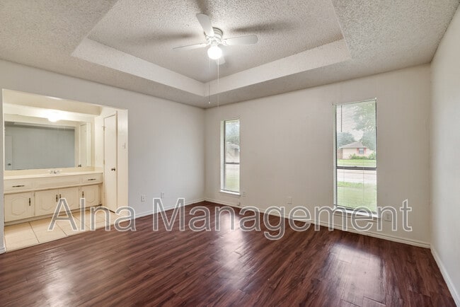 Building Photo - 729 Worcester Ln