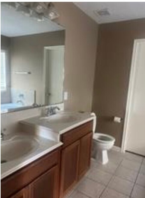 Building Photo - 19230 Danphe Landing Ct