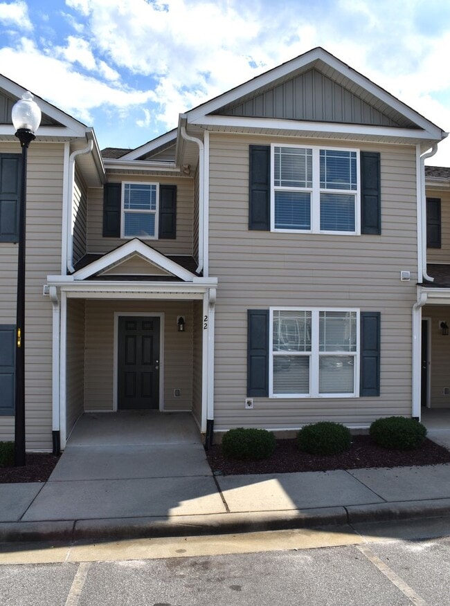 Primary Photo - MOVE IN SPECIAL!!! $200 OFF FIRST MONTHS RENT