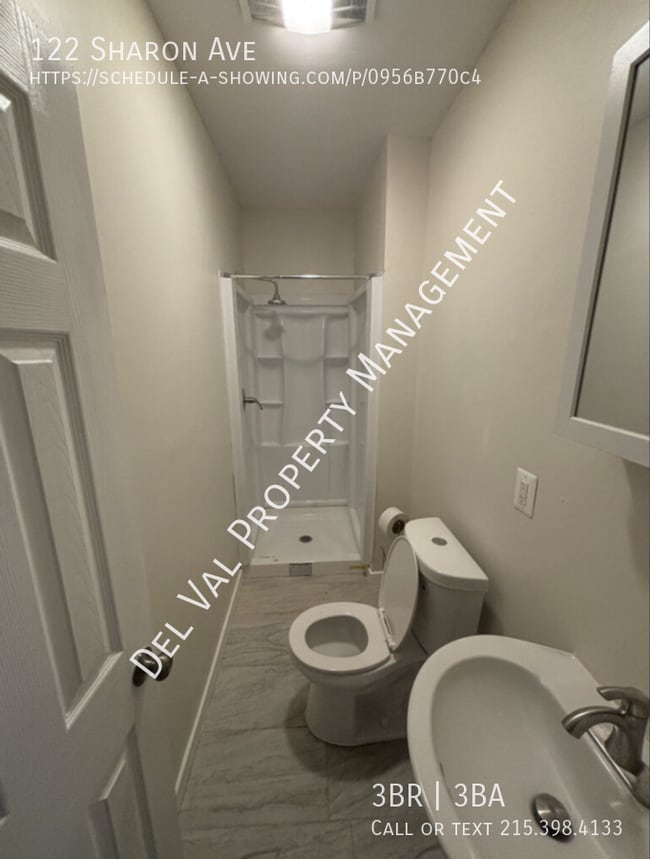 Building Photo - 122 Sharon Ave