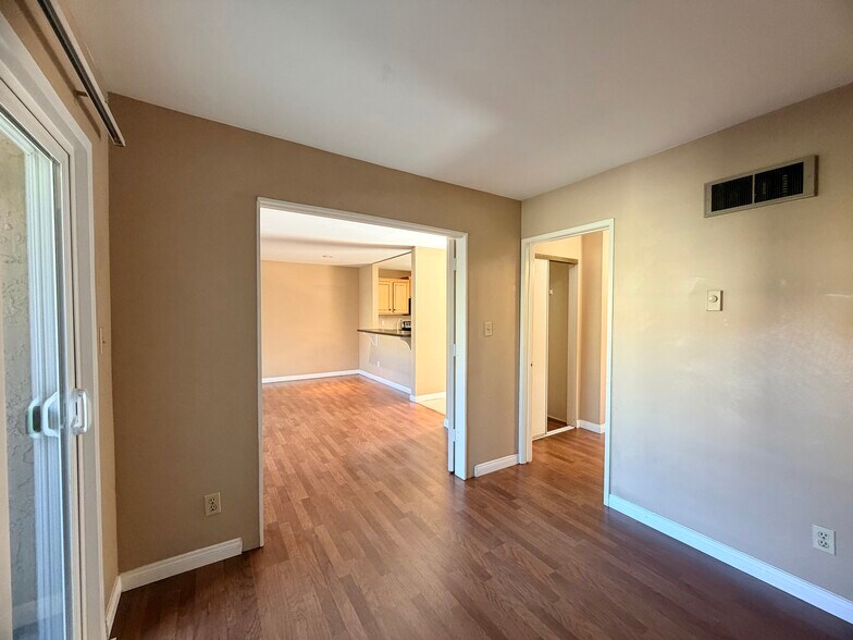 Building Photo - 7545 Charmant Dr