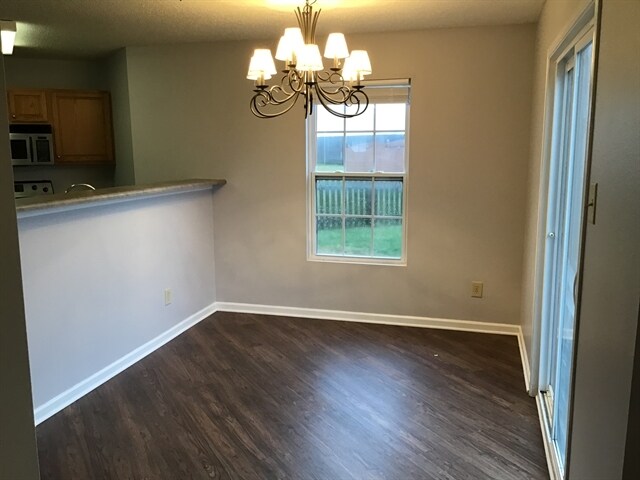 Building Photo - 647 Hickory Pine Dr