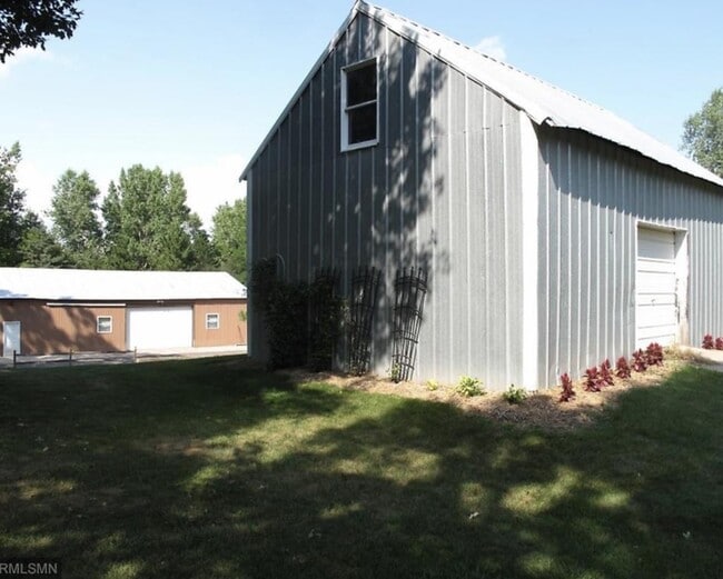 Building Photo - 5749 Lake Elmo Ave N