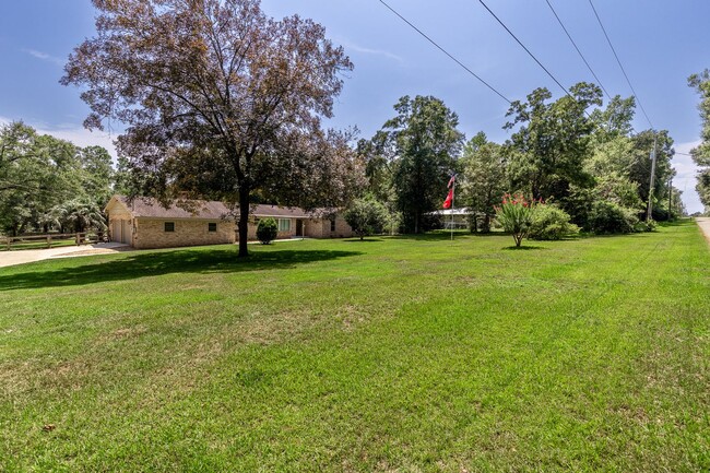 Building Photo - 10736 Pecan Dr