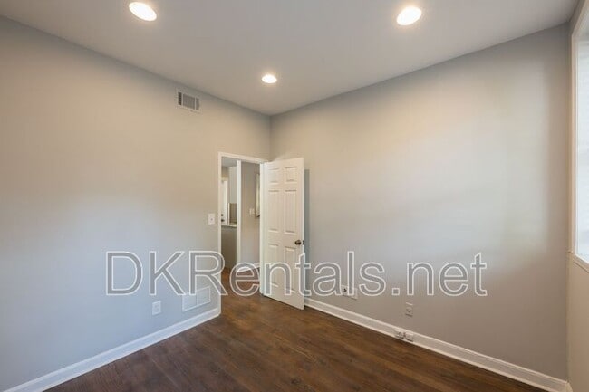 Building Photo - 1116 Piedmont Ave NE