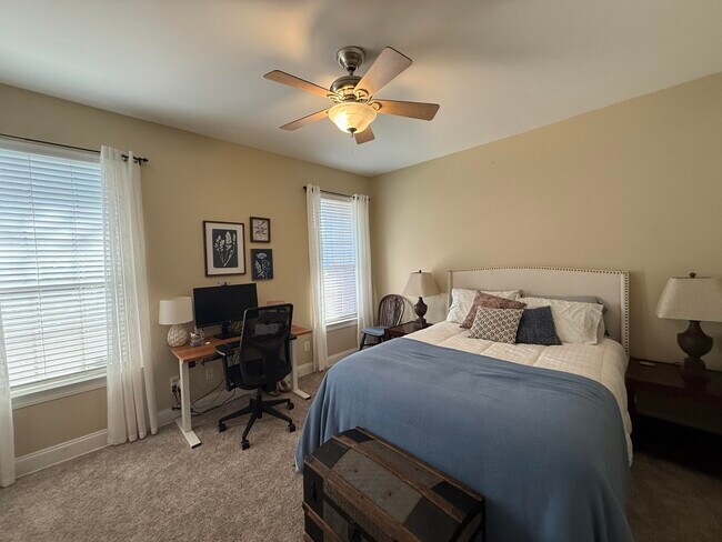 Building Photo - 4410 Windlake Dr