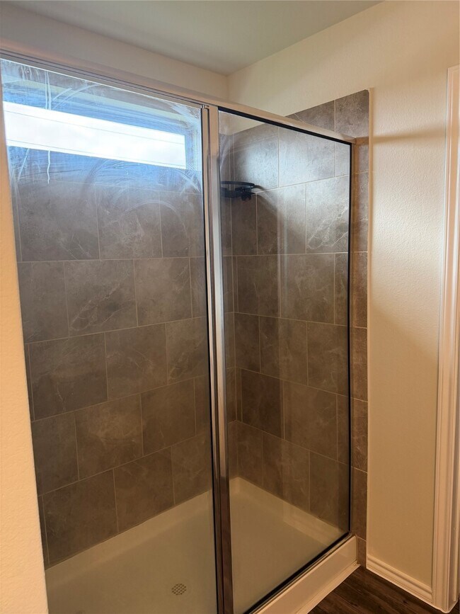 Building Photo - 15847 Smithland Dr