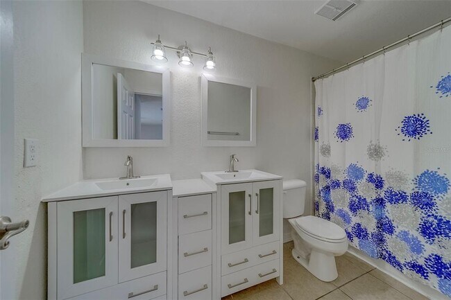 Building Photo - 10195 Sailwinds Blvd N