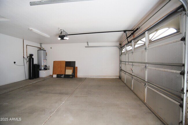 Building Photo - 4953 S Moss Dr
