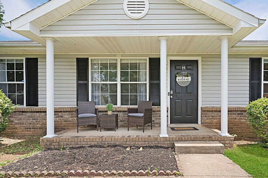 Building Photo - 3415 Oak Lawn Dr