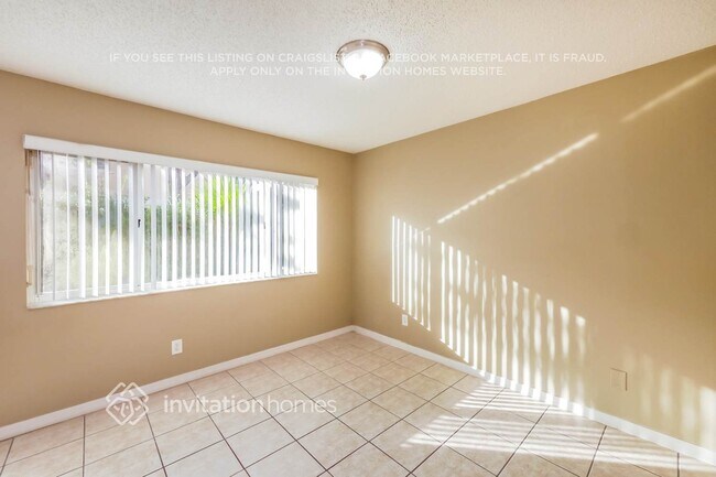 Building Photo - 620 208th Cir