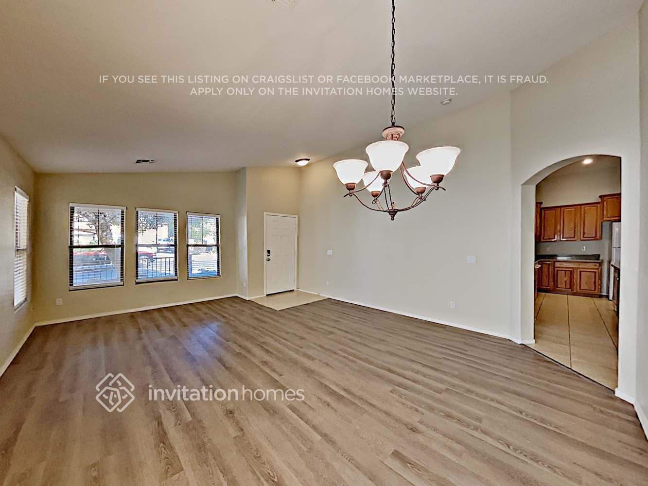 Building Photo - 11577 W Yuma St