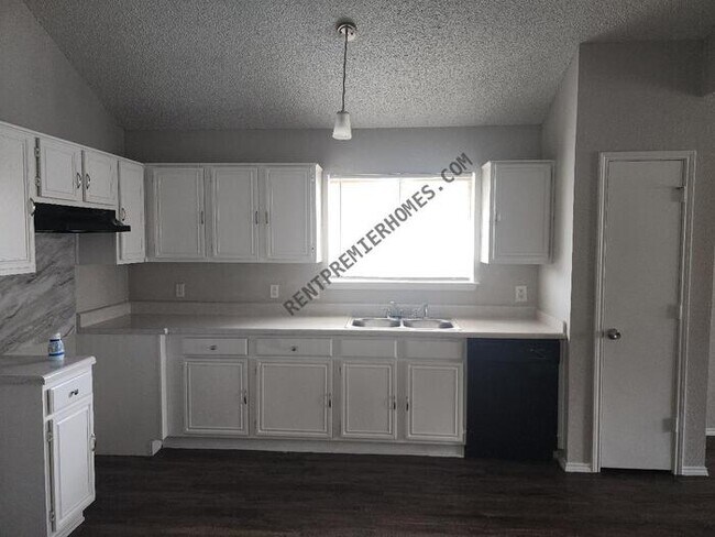Building Photo - 3608 Garden Springs Dr