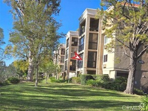 Building Photo - 4010 Calle Sonora Oeste