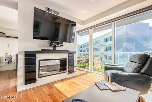 Building Photo - 4422 N 75th St