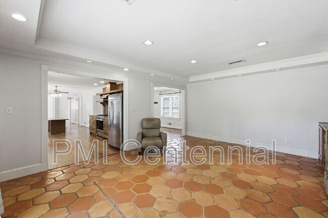 Building Photo - 2649 Homeland Dr