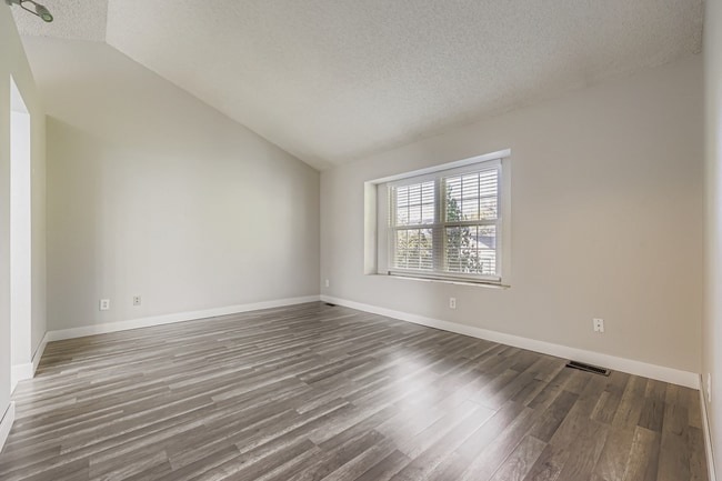 Building Photo - Beautiful 3-Bedroom Home with Open Floor P...