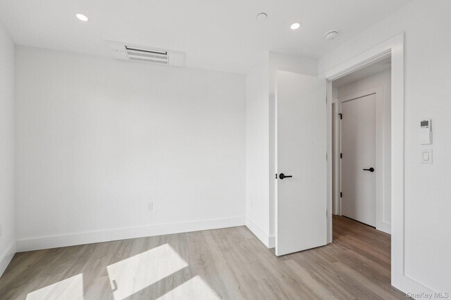 Building Photo - 325 Manville Rd