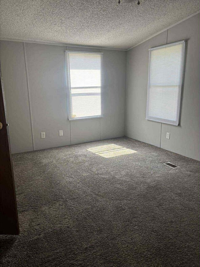 Building Photo - Braswell Mobile Home Park