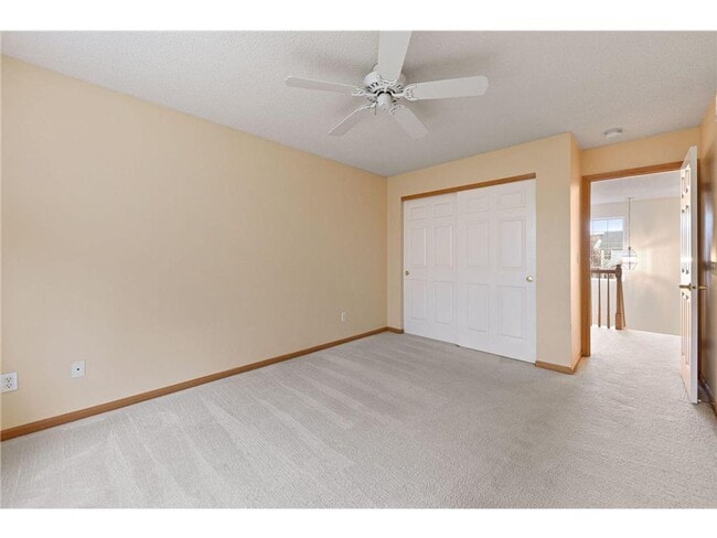 Building Photo - 2 BR/3 BA Townhome in Lakeville!