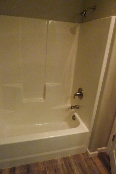 Hall bath - 1136 R St