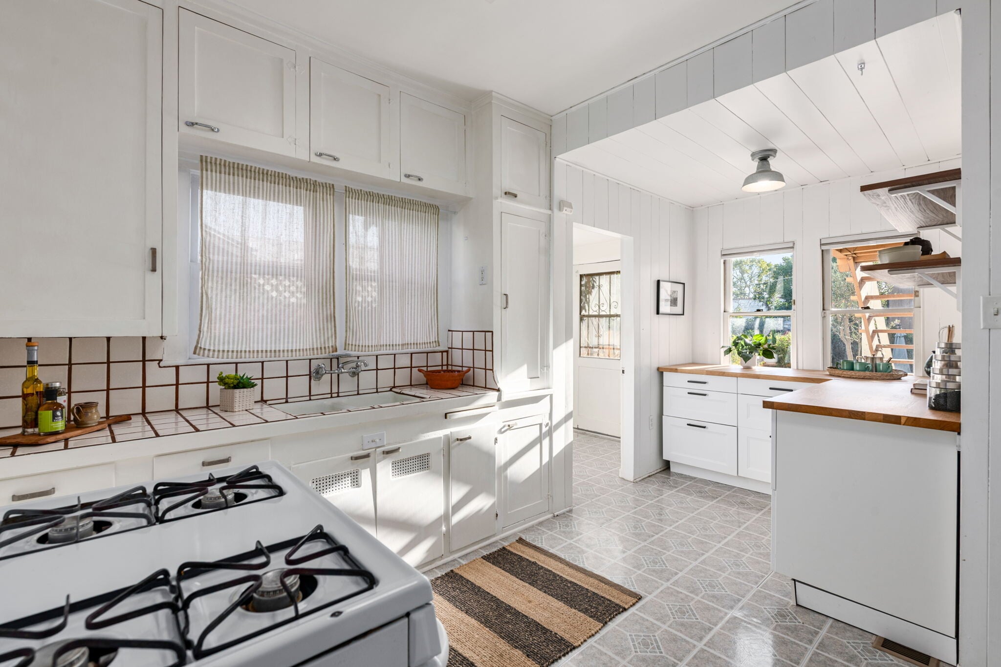 Building Photo - 3188 Atwater Ave