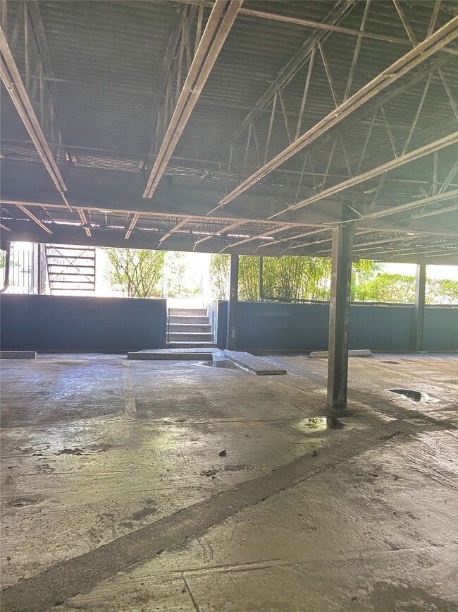Building Photo - 5711 Sugar Hill Dr