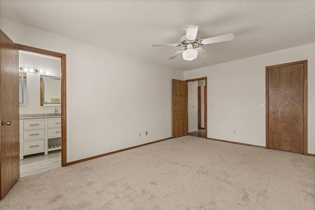 Building Photo - 630 S 276th E Ave