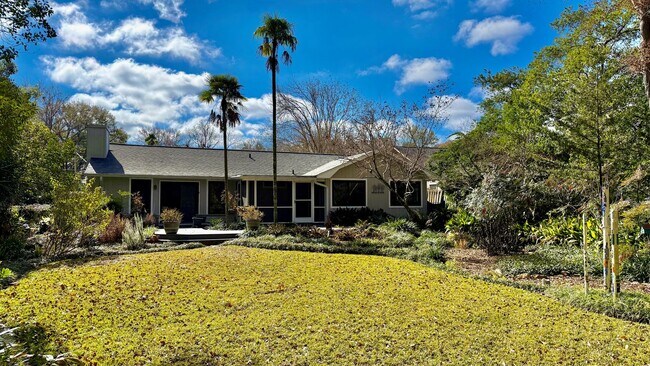 Building Photo - Renovated Home close to TMH avail NOW!!!