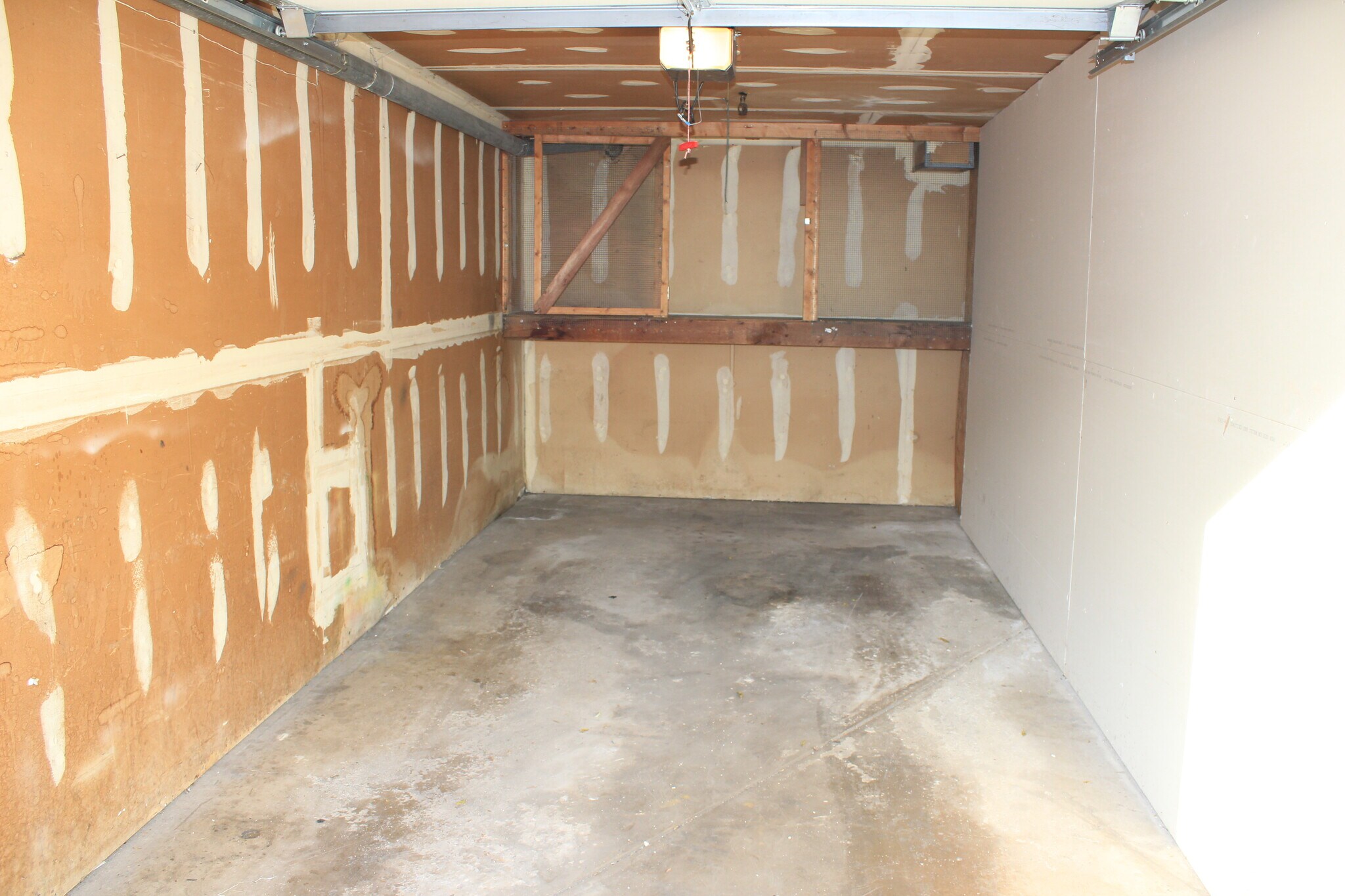 Building Photo - 10S420 Echo Ln