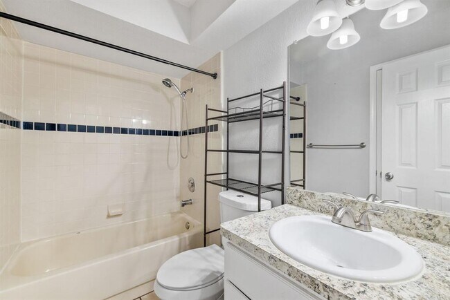 Building Photo - 805 Sabinas Ct