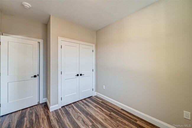 Building Photo - 1 Conklin St