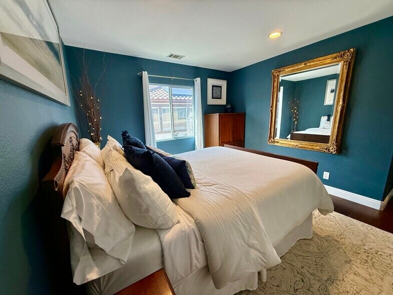 Building Photo - 26341 Via Corrizo