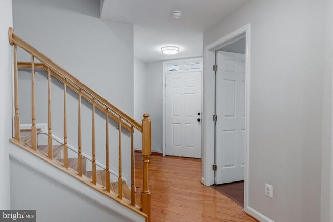 Building Photo - 2558 Banshire Dr