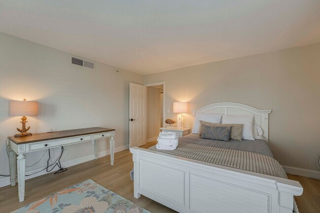 Building Photo - 17980 Gulf Blvd