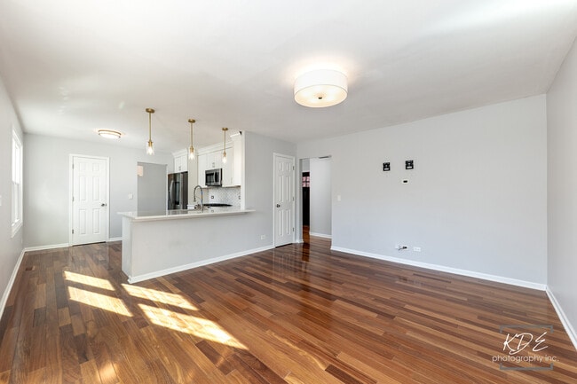 Building Photo - 350 Pearson Cir