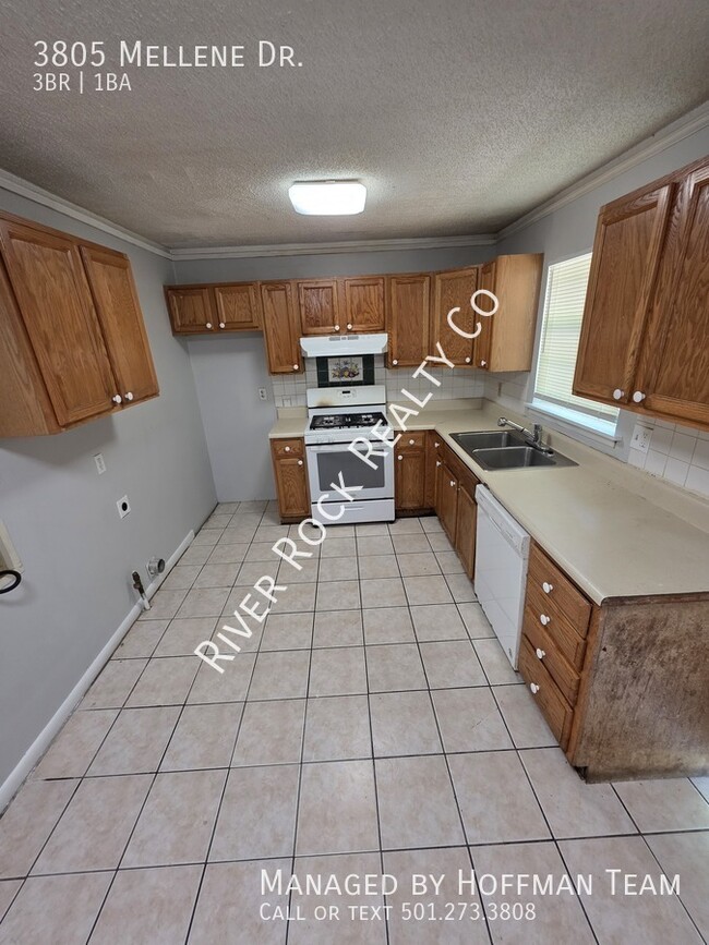Building Photo - 3805 Mellene Dr