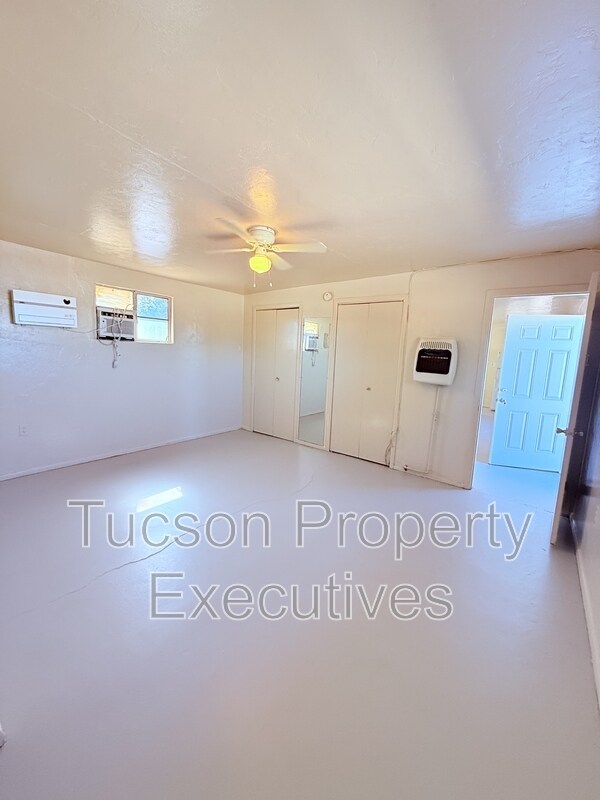 Building Photo - 3274 E Benson Hwy