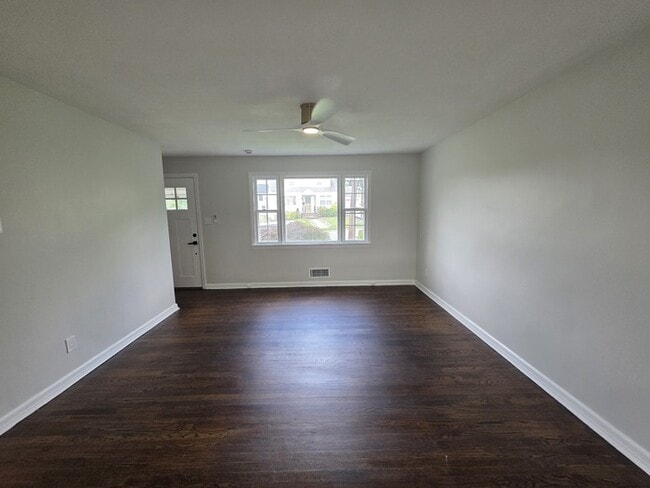 Building Photo - 40 Highview Dr