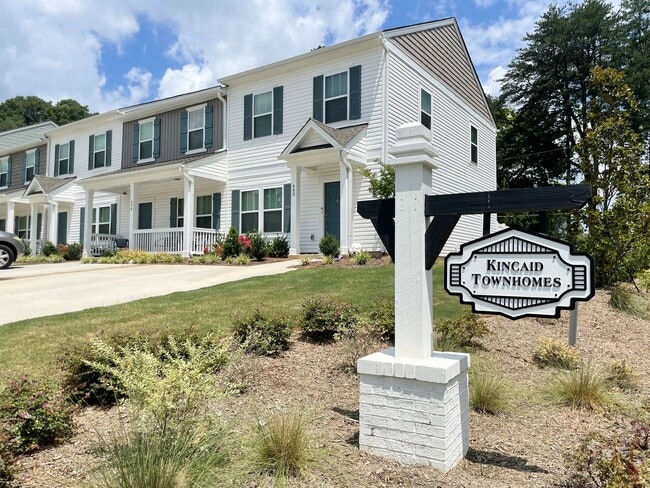 Building Photo - Available June 24th  3br 2.5 ba townhome i...