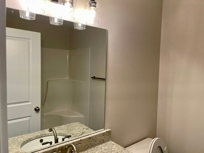 Building Photo - 102 Sunburst Villa Dr