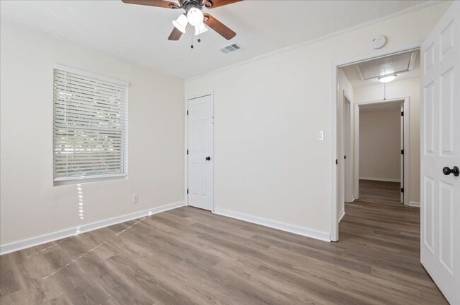 Building Photo - Move in today and get your FIRST MONTH FREE! Take advantage of this amazing limited-time special!
