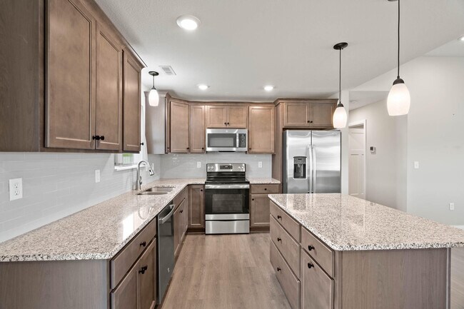 Building Photo - 3401 Yellowwood Dr