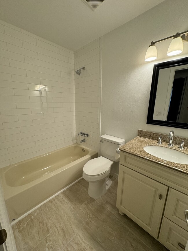 Building Photo - 34 E Azalea Cir